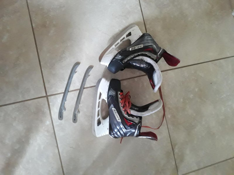 Junior Bauer Vapor APX2 Hockey Skates D&R (Regular) Size 4.5