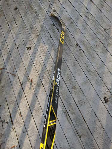 Senior CCM Right Handed Ultra Tacks Hockey Stick Mid p17