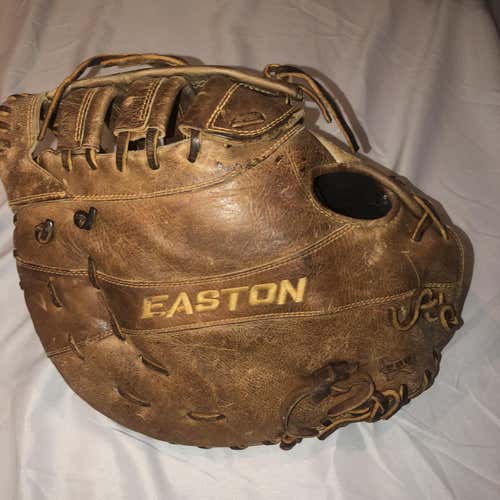 Easton Core First Base mitt