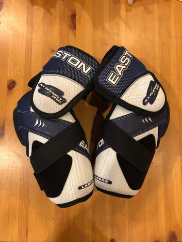 New Senior Large Easton Synergy 700 Elbow Pads