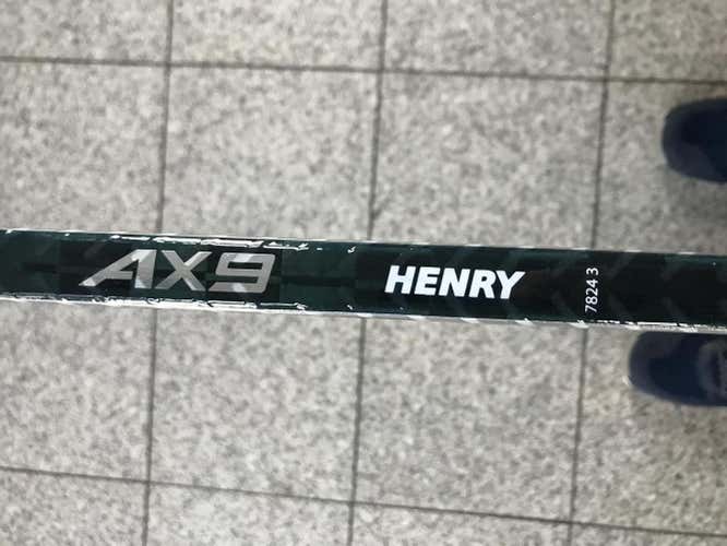 NEW NOT RELEASED TRUE AX9 RIGHT HAND 80 FLEX NHL STOCK STICK