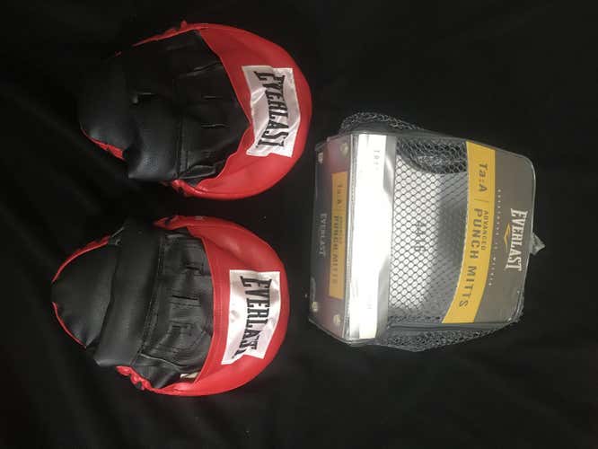 Black New Unisex Everlast punch mitts