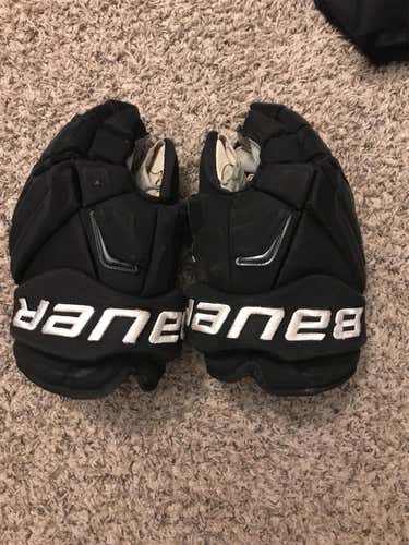 Black Senior Bauer Vapor APX2 Pro 13"  Gloves
