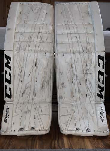 White Senior 33"+1 CCM Extreme Flex II  Goalie Leg Pads
