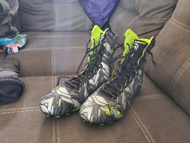 Brand new Highlight cleats