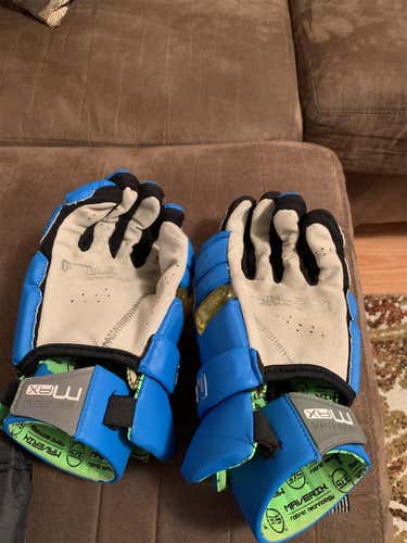 Maverik Max Royal Blue Barely Used 14". Looking For Offers Or Trades!!!!!