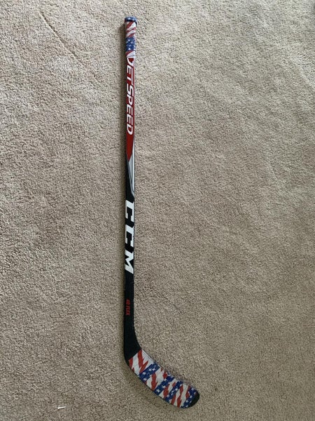 Youth CCM Right Handed JetSpeed Hockey Stick Toe