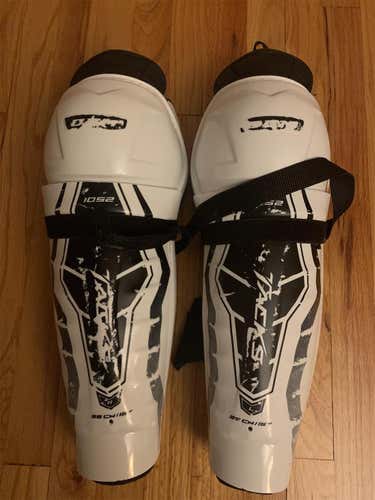Senior CCM Tacks 1052 Shin Pads
