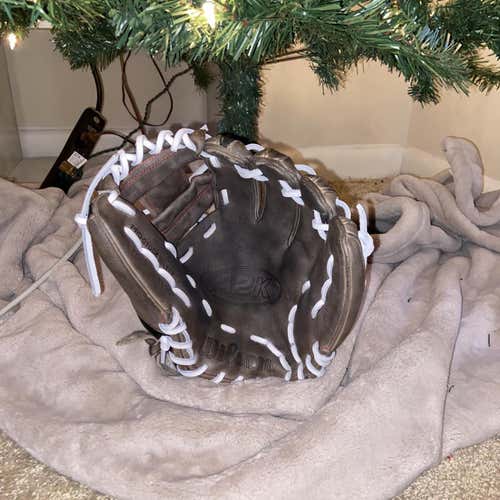 No Trades Wilson A2k 1788 11.25” I Web Baseball Glove New White Laces