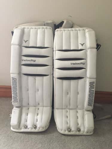 Vaughn Velocity V5 Goalie Pads Junior 26"+1.