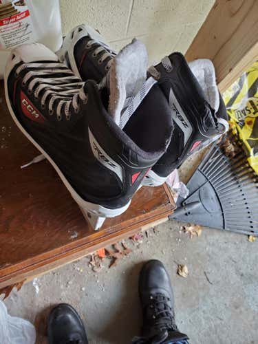 Senior CCM RBZ 70 Hockey Goalie Skates D&R (Regular) Size 10