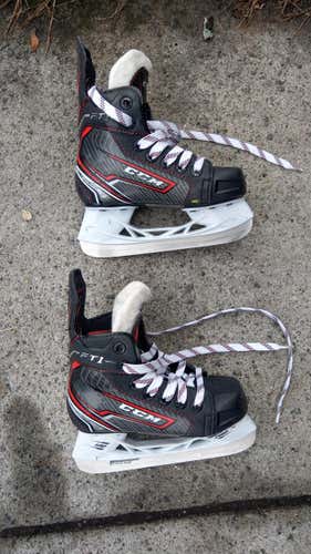 Youth CCM Hockey Skates D&R (Regular) Size 10