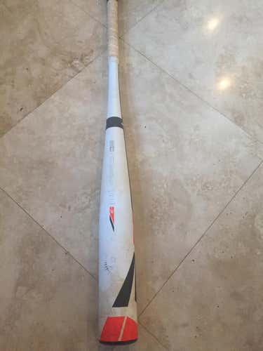 High School/College BBCOR Certified 2017 Easton Composite Mako Bat (-3) 30 oz 33"