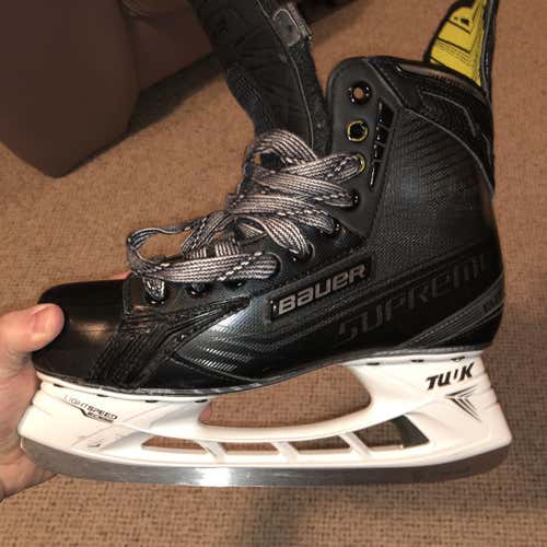 Senior Bauer Supreme ELITE LE D&R (Regular)  Size 8 Hockey Skates