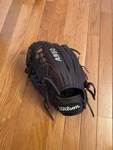 Brown Adult Wilson Left Handed Outfield A950 Baseball Glove 11.75"