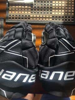 Black Senior Bauer NSX Gloves 14"