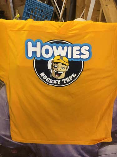 HOWIES Hockey Medium Jersey Howie's Hockey - Worn Once!!!