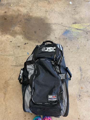 No Errors E2 Catchers Bag Barely Used