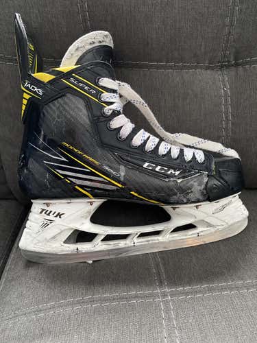 Senior CCM Hockey Skates D&R (Regular) Size 9.5