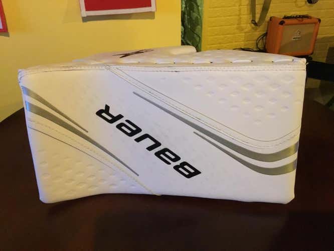 White Senior Bauer Regular 2X Blocker worn twice