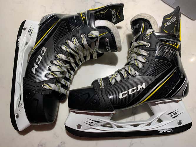 Senior CCM Super Tacks AS1 Hockey Skates D&R (Regular) Size 9