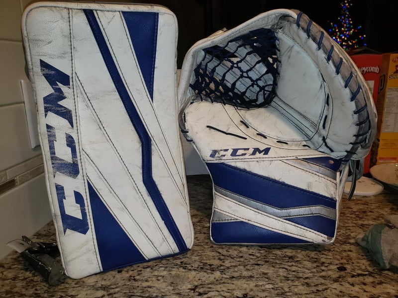 Blue Senior CCM Regular Extreme Flex III Pro Stock