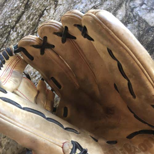 Used Wilson A2000 11.5”