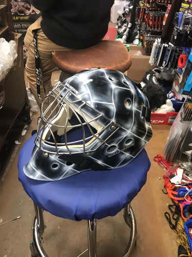 New Senior Small Vaughn VM7700 Goalie Mask