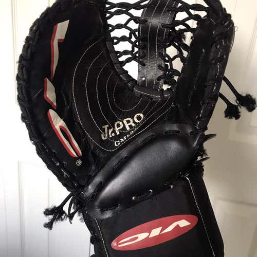 VIC Jr PRO GM507 Goalie Glove Right Hand Catch