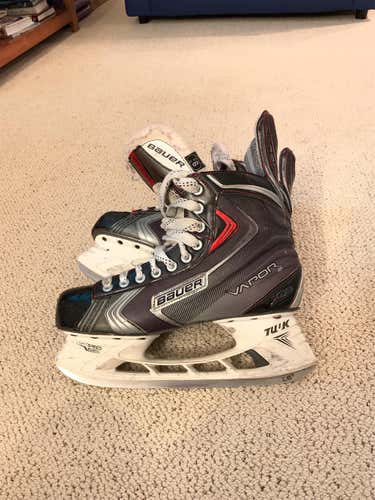 Bauer Vapor X90 Skates (size 9.5)