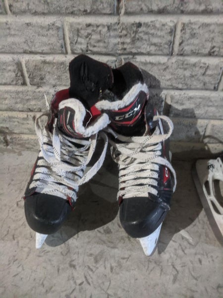 Senior CCM JetSpeed 270 Hockey Skates D&R (Regular) Size 7.5