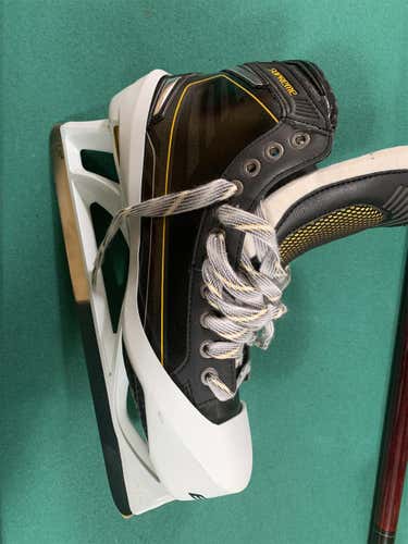 Senior Bauer Supreme NXG EE (Extra Wide)  Size 11 Goalie Skates