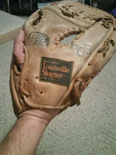 "The Magician" Louisville Slugger Right Handed Outfield LSG12 Baseball Glove 12"