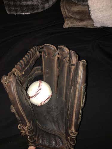 Brown High School/College Rawlings Outfield Right Handed Heart of the Hide Baseball Glove 12.75"