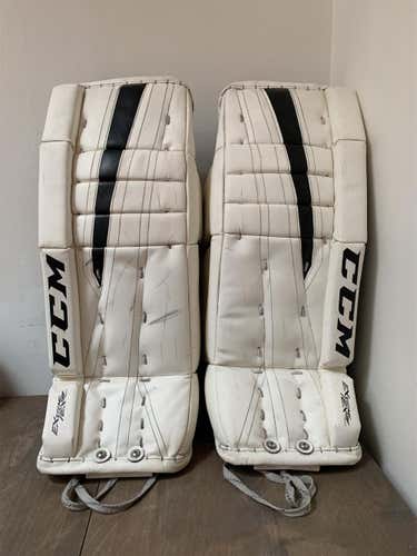 White Junior 24"+1 CCM Extreme Flex 760 Goalie Leg Pads