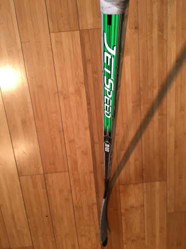 Junior CCM Right Handed 20 Flex McDavid P28 JetSpeed Hockey Stick