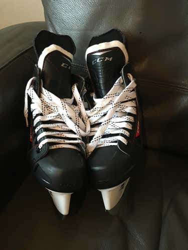 Junior CCM JetSpeed 250 Hockey Skates Size 2