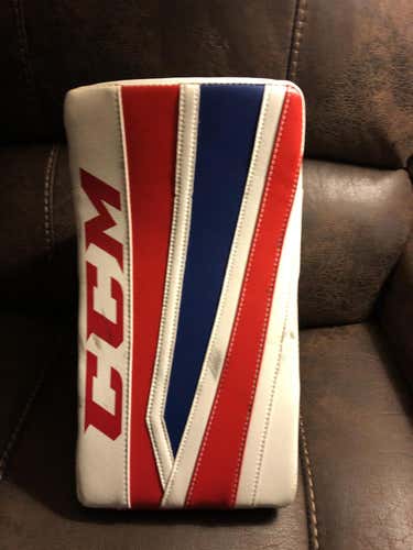 White Senior CCM Regular Extreme Flex II  Pro Pro Stock