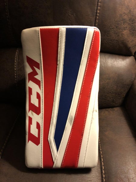 White Senior CCM Regular Extreme Flex II Pro Pro Stock