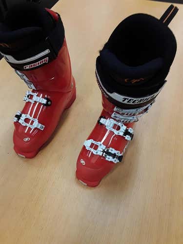 New Tecnica Ski Boots 27.5