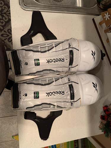 Senior Reebok 20K Pro Stock Shin Pads