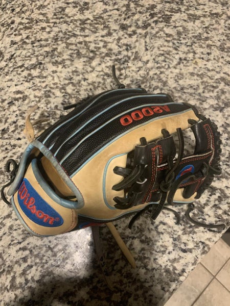 Brown Wilson Right Handed Infield A2000 Baseball Glove 11.5"
