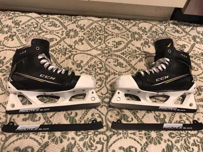 Senior AS1 Hockey Goalie Skates EE (Extra Wide) Size 7.5             With 2 Sets of New Blades