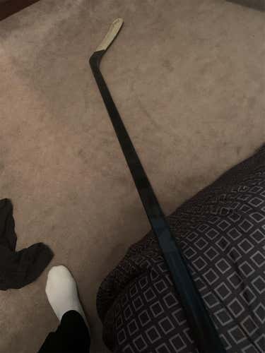 Intermediate Right Handed Stealth RS II Mid Pro Stock Hockey Stick