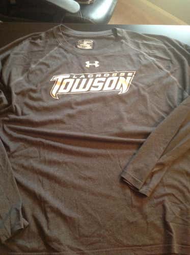 Bundle of Under Armour Shirt