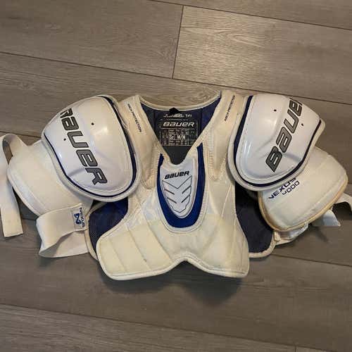 Senior Medium Bauer Nexus 4000  Shoulder Pads