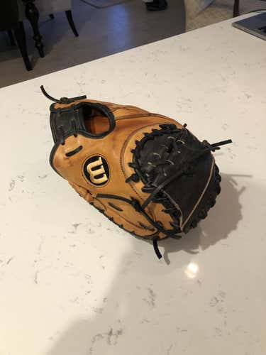 Brown High School/College Wilson Right Handed Catcher's A2000 Baseball Glove 32.5"