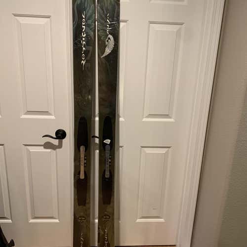 New Bandit B104 Squad Without Bindings 189cm