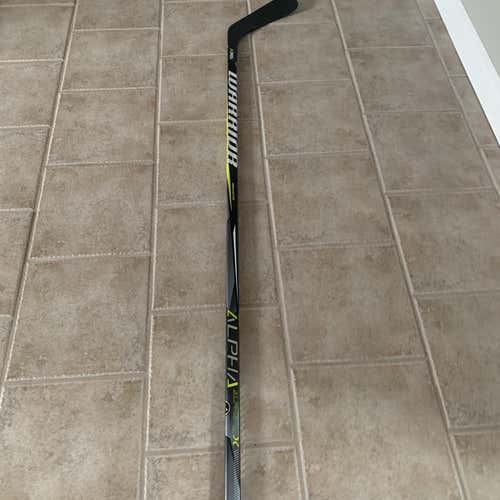 Senior Right Handed Alpha QX Mid  Hockey Stick