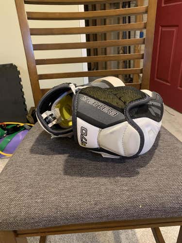 Senior Large Bauer Supreme S170 Elbow Pads